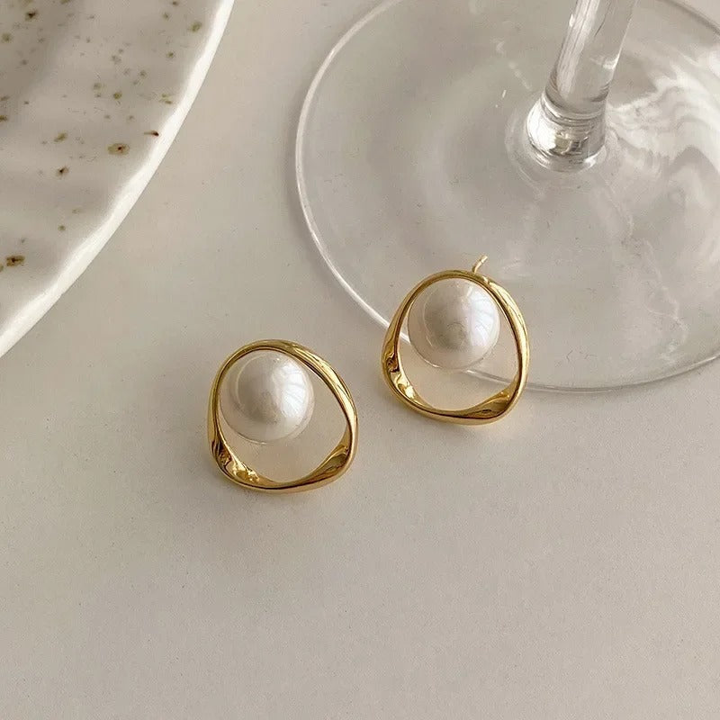 Emma Vintage Pearl Earrings | Last Day 80% Off!