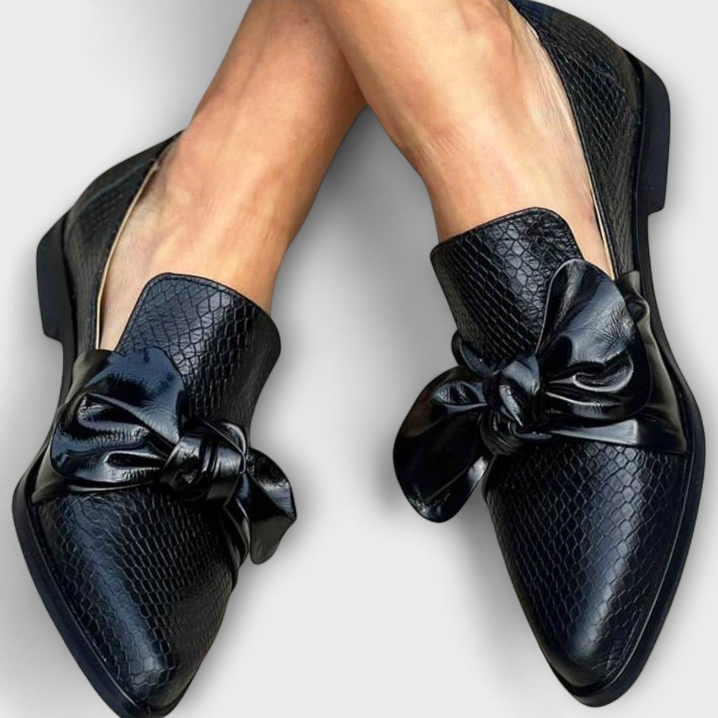 Claudia - Loafer with Bow Detail | Last day 80% off!